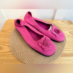 4/$25 • Capezio Rosette Floral Detail Ballet Leather Flats
